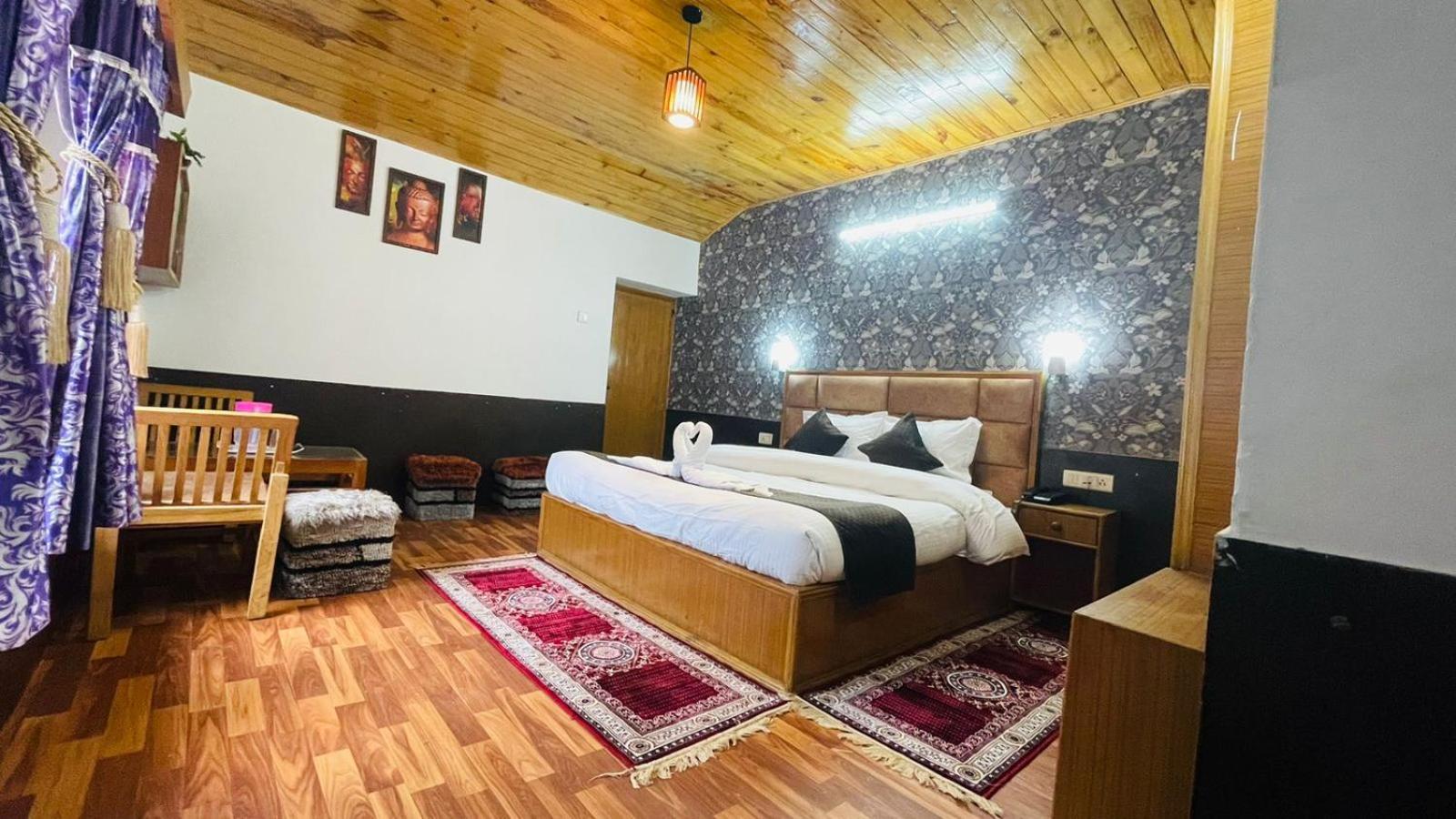 Hotel New Hilltop Inn Manāli エクステリア 写真
